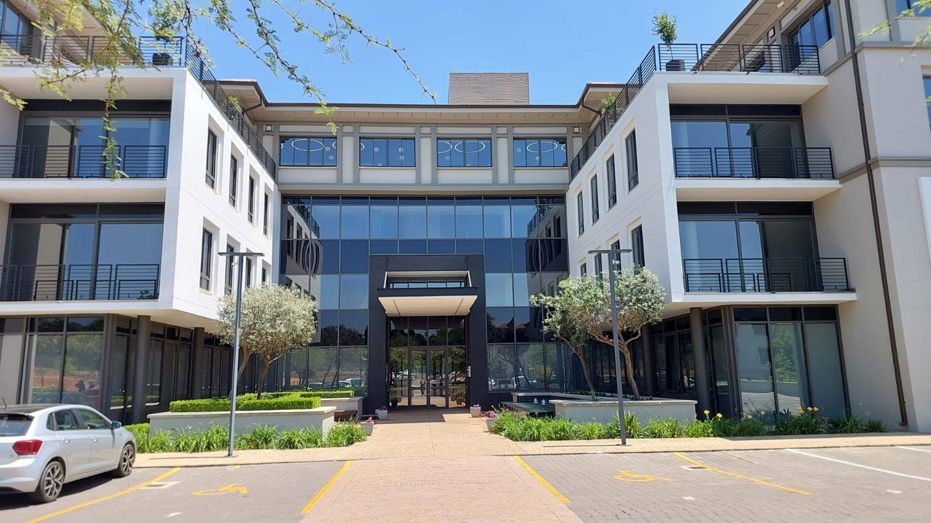Commercial property to rent in Fourways Suite 2 Monte Circle, 178