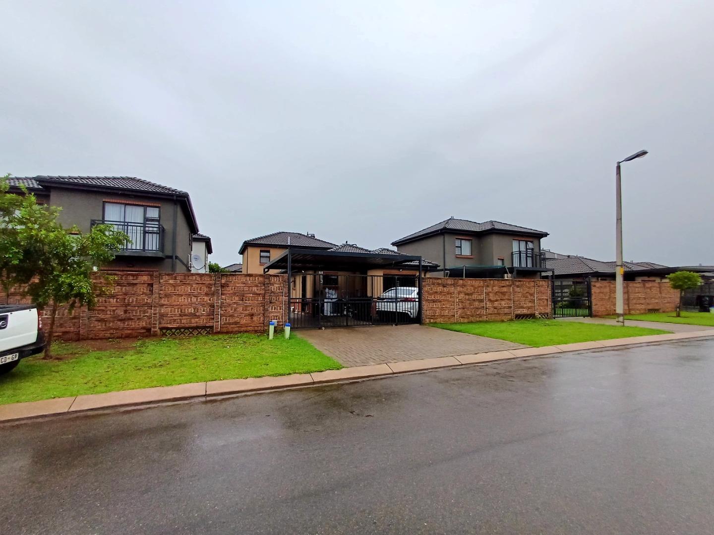 3 Bedroom House for sale in Leopard's Rest Security Estate 5819dh