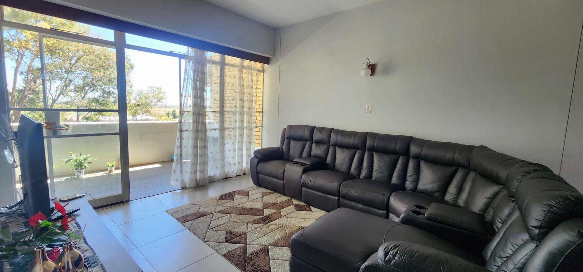 2 Bedroom Apartment / flat for sale in Kimberley Central P24112281715