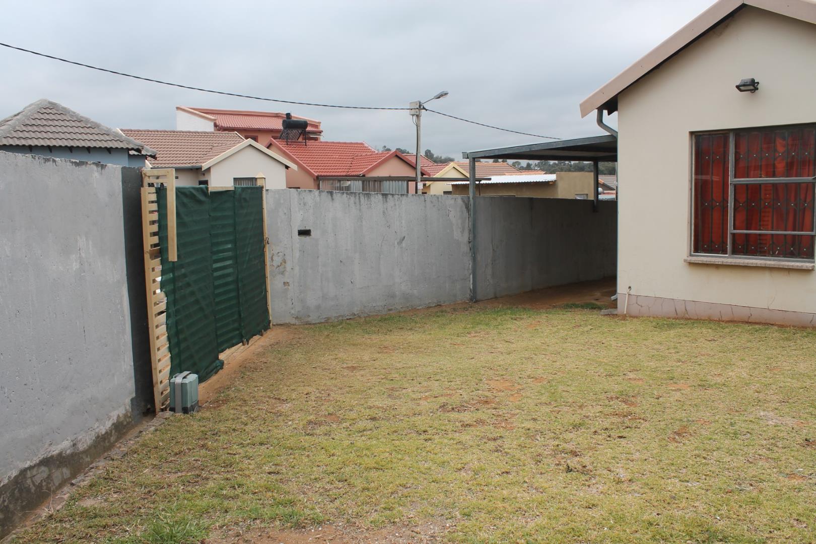 Fleurhof Property Houses to rent in Fleurhof