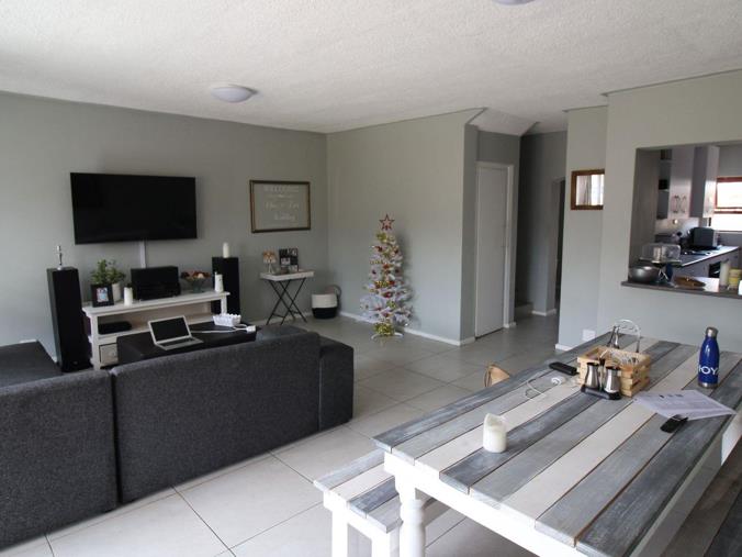 3 Bedroom Townhouse for Sale in Beacon Bay