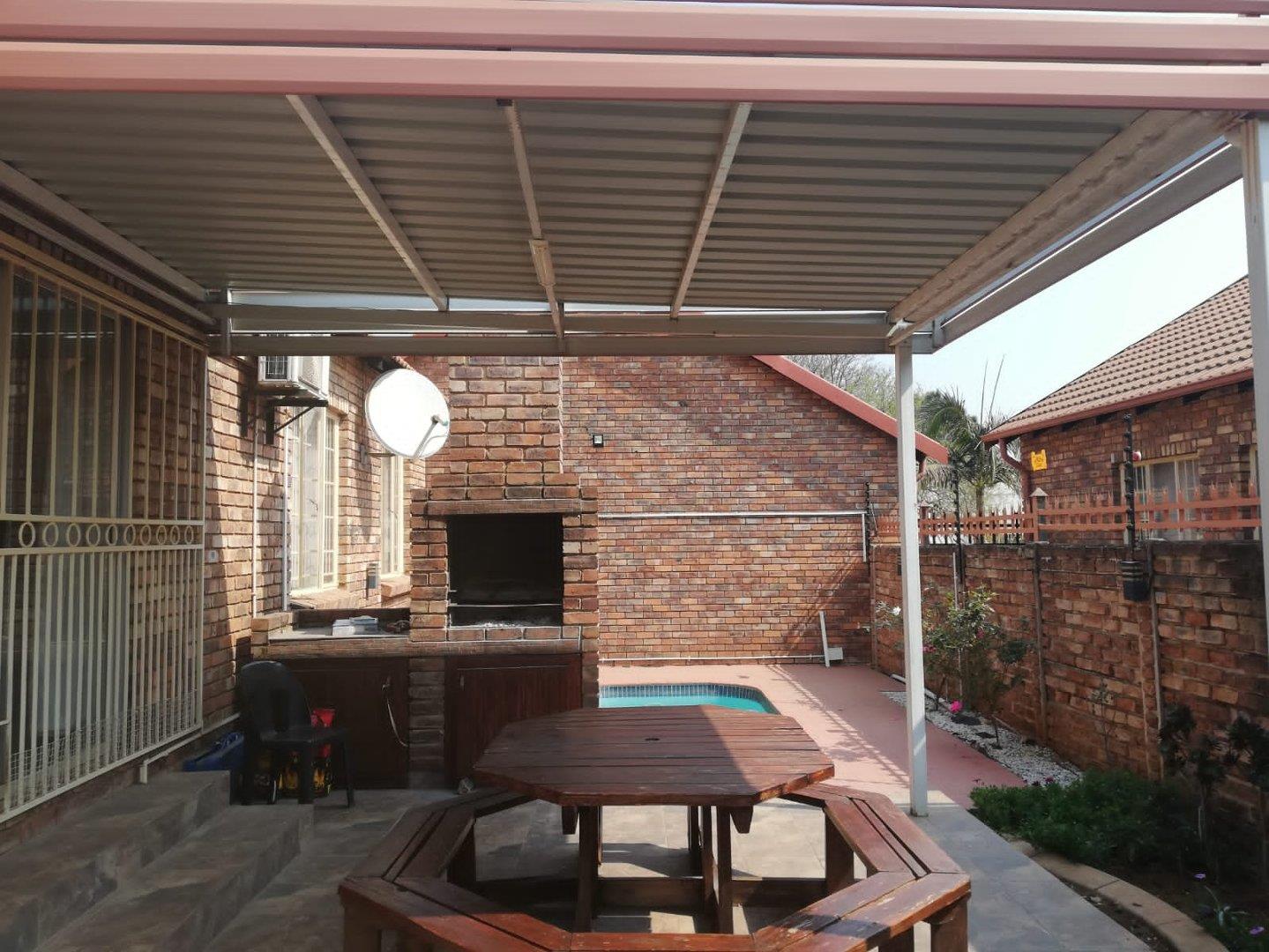 3 Bedroom Apartment / flat to rent in Claremont P24113851940