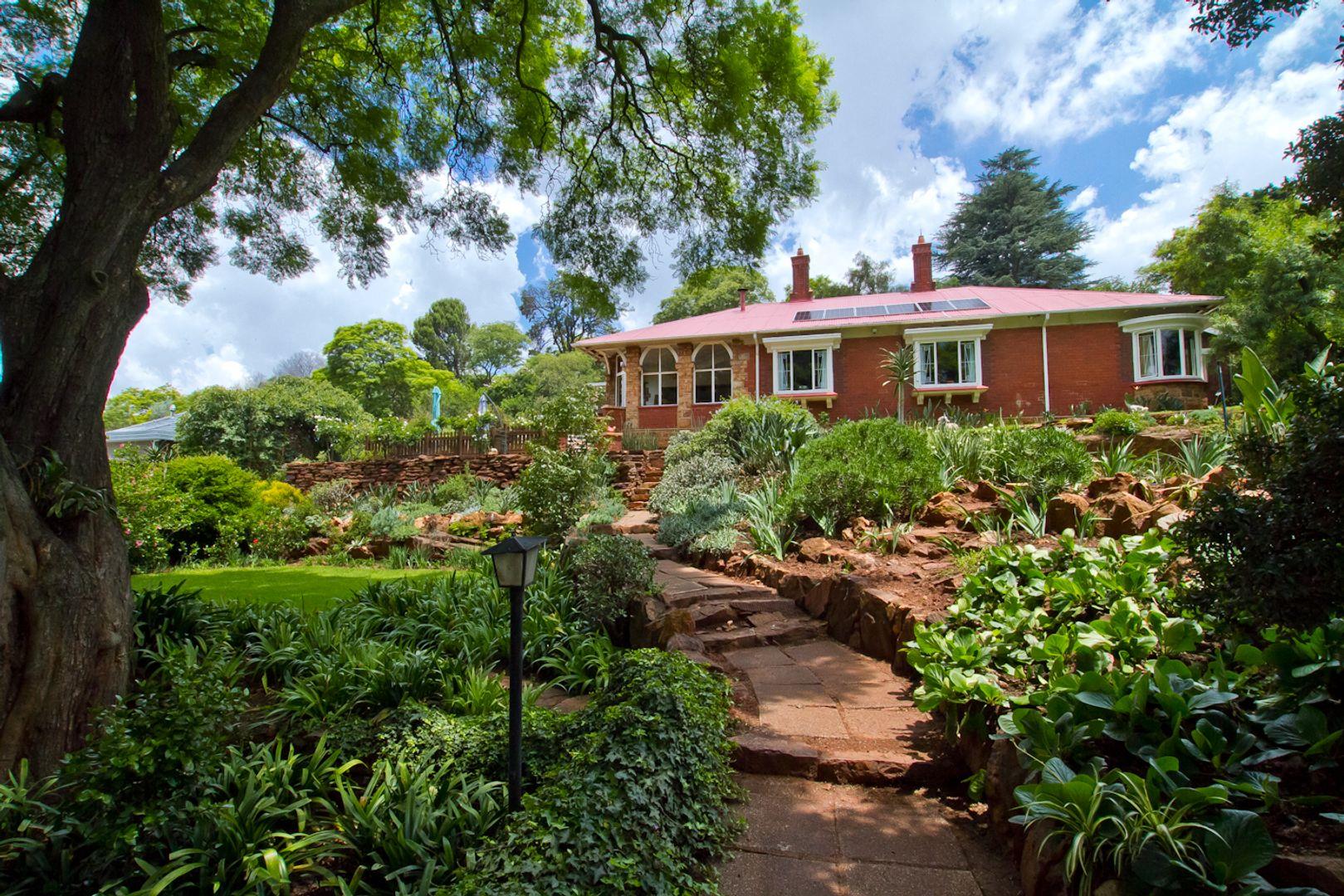 4 Bedroom House for sale in Observatory P24113851445