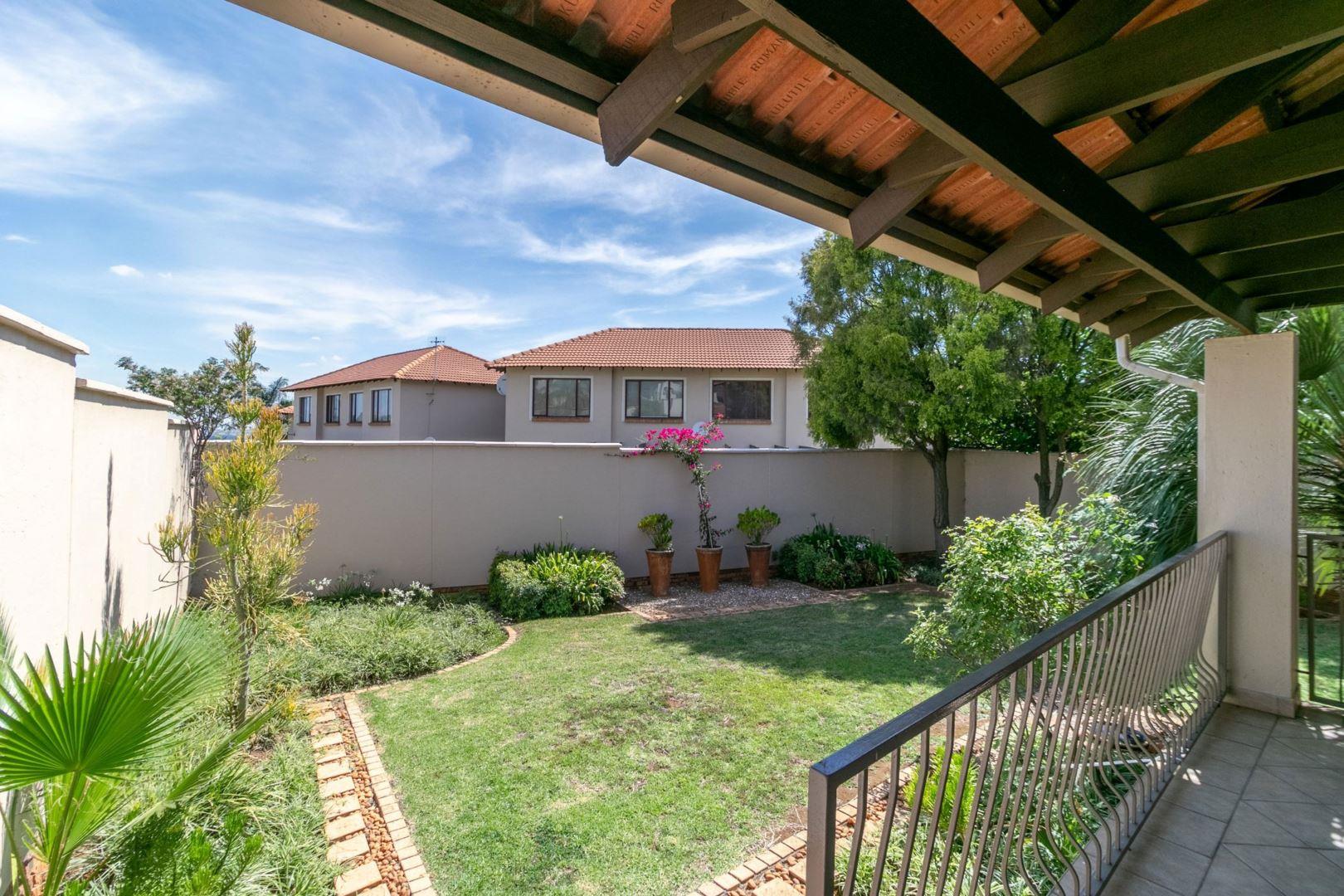 Glenvista Property Townhouses for sale in Glenvista