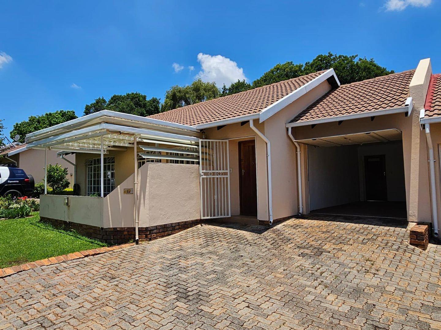 2 Bedroom House for sale in Die Wilgers P24113855041