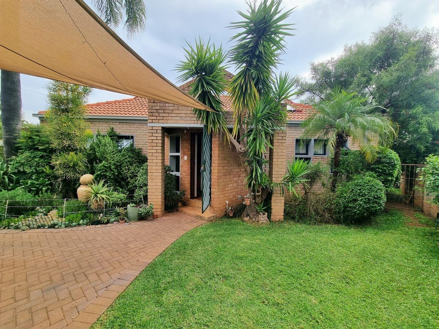 3 Bedroom House for sale in Pierre Van Ryneveld 6 Hobbit Court P24