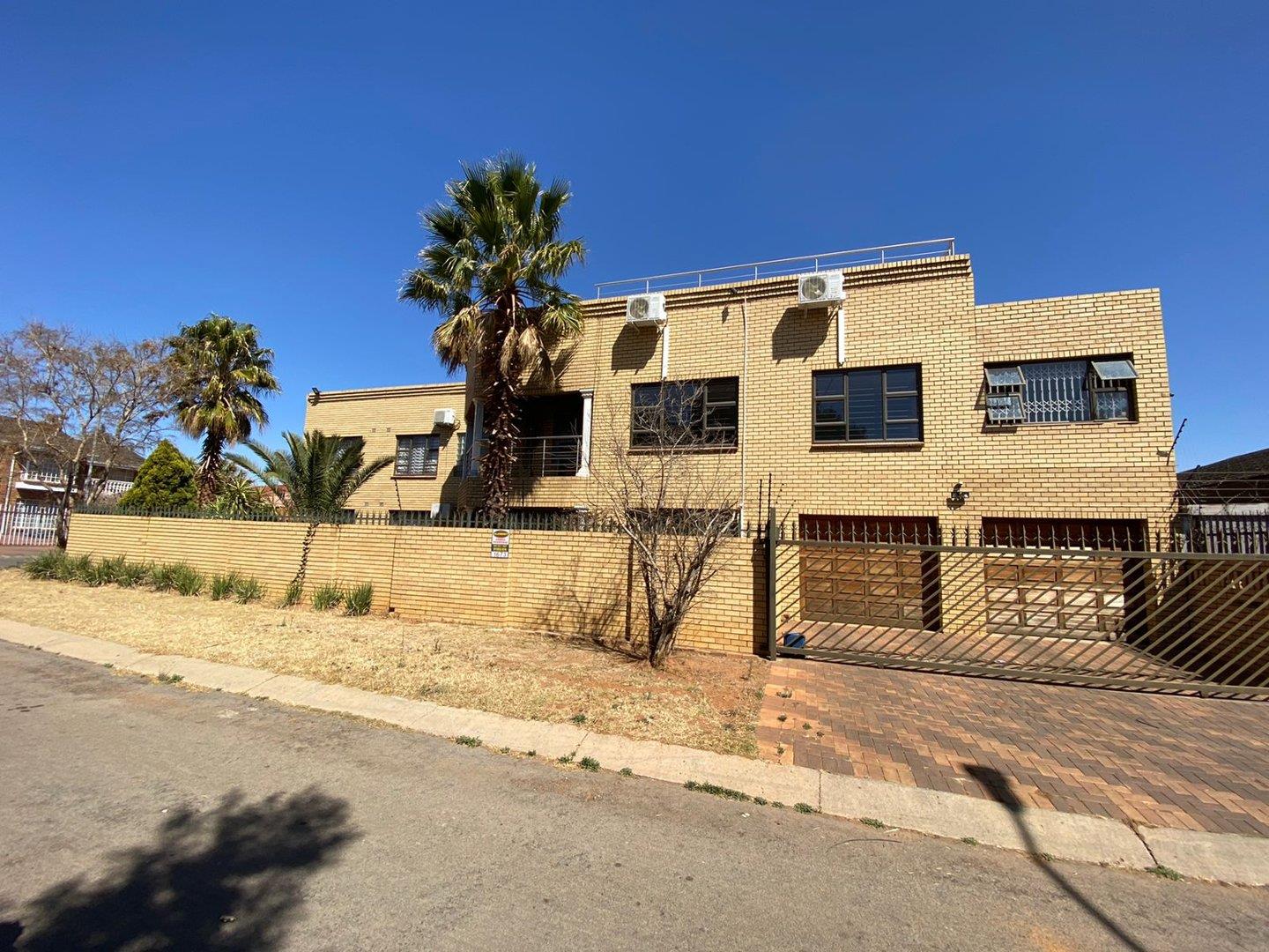 House on auction in Lenasia South 18 Ibis Crescent P24113856969