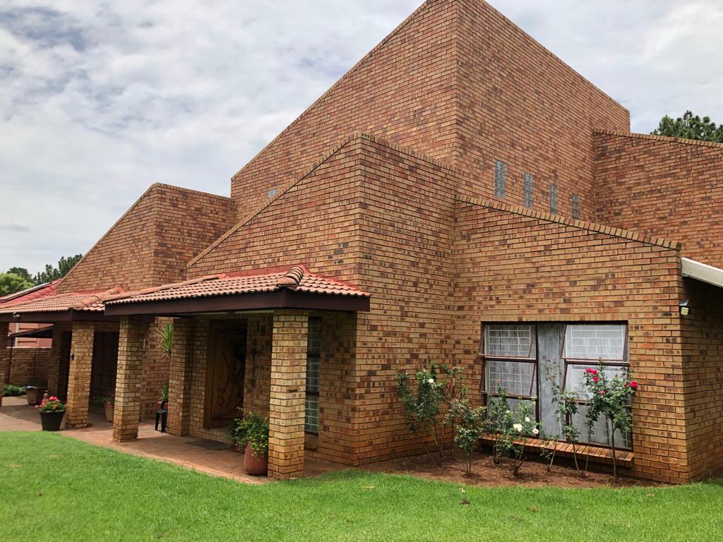 5 Bedroom House for sale in Vanderbijlpark SE 4 P24113857192