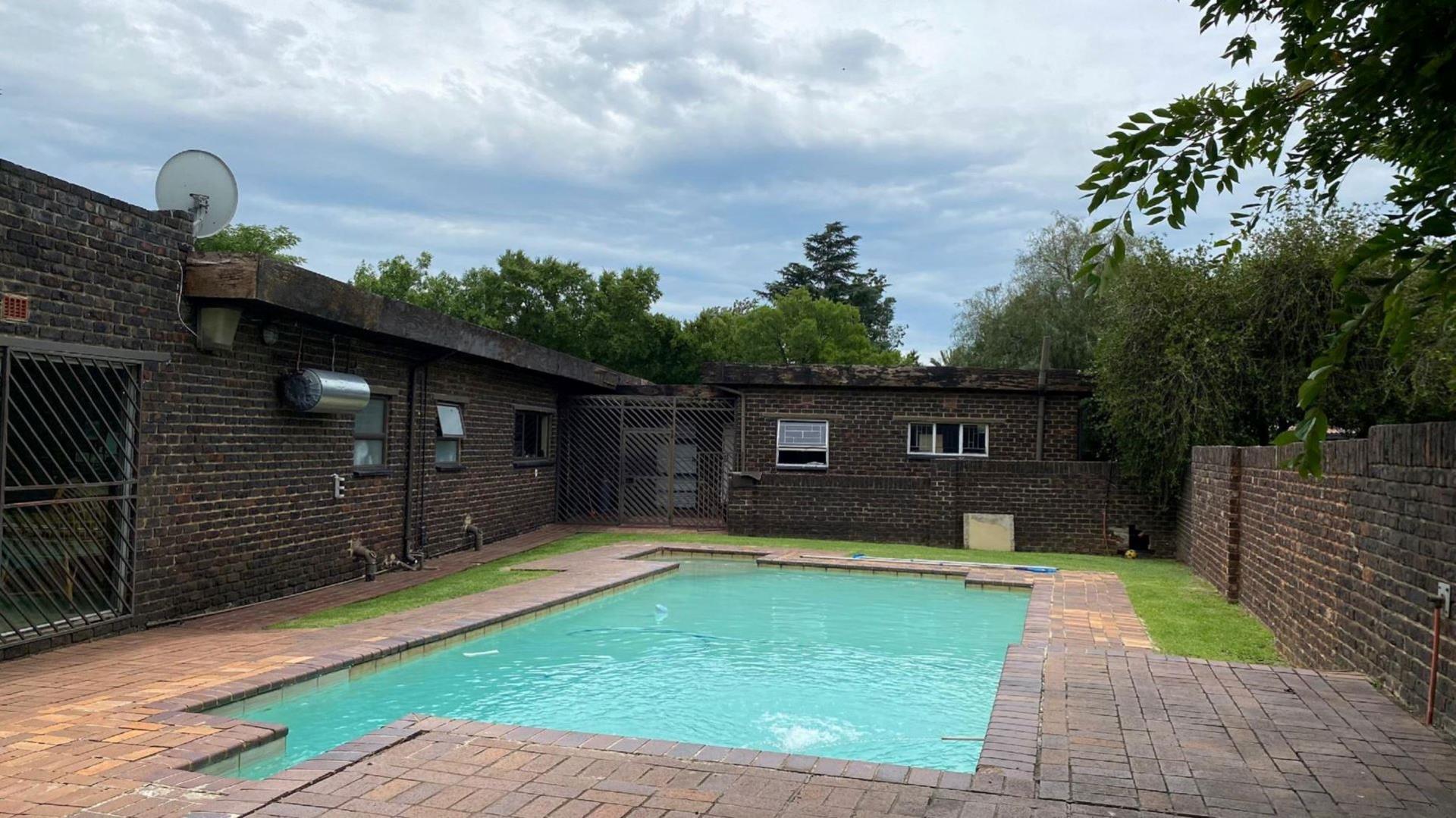 4 Bedroom House for sale in Sharon Park P24113855326