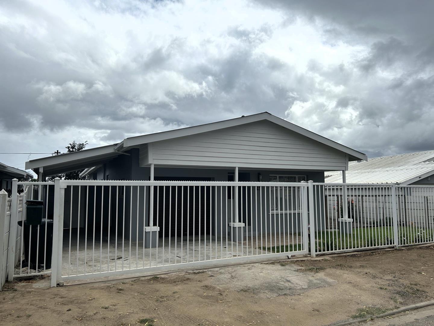 3 Bedroom House for sale in Robertson 29 Leeuwin Avenue P24113857889