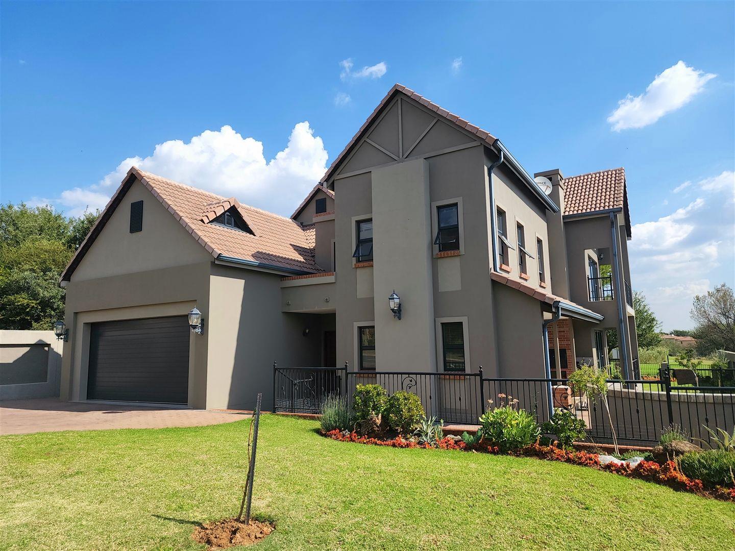 3 Bedroom House for sale in Pebble Rock Golf Village P24112575148