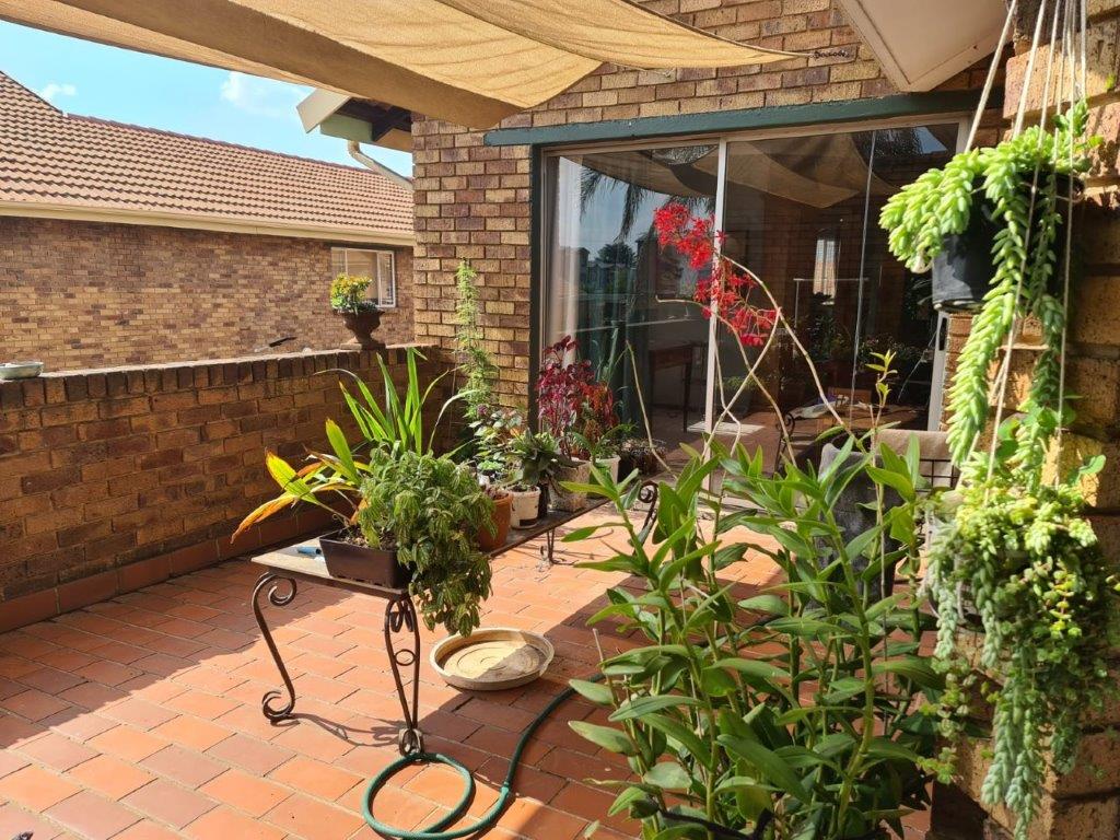 3 Bedroom Townhouse for sale in Terenure 14 Kirstenbosch Stegman