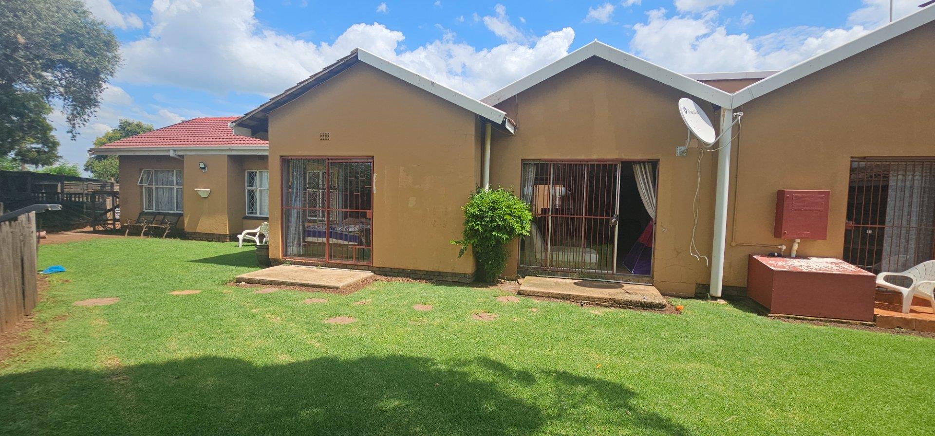 3 Bedroom House for sale in Golf Park P24113858898