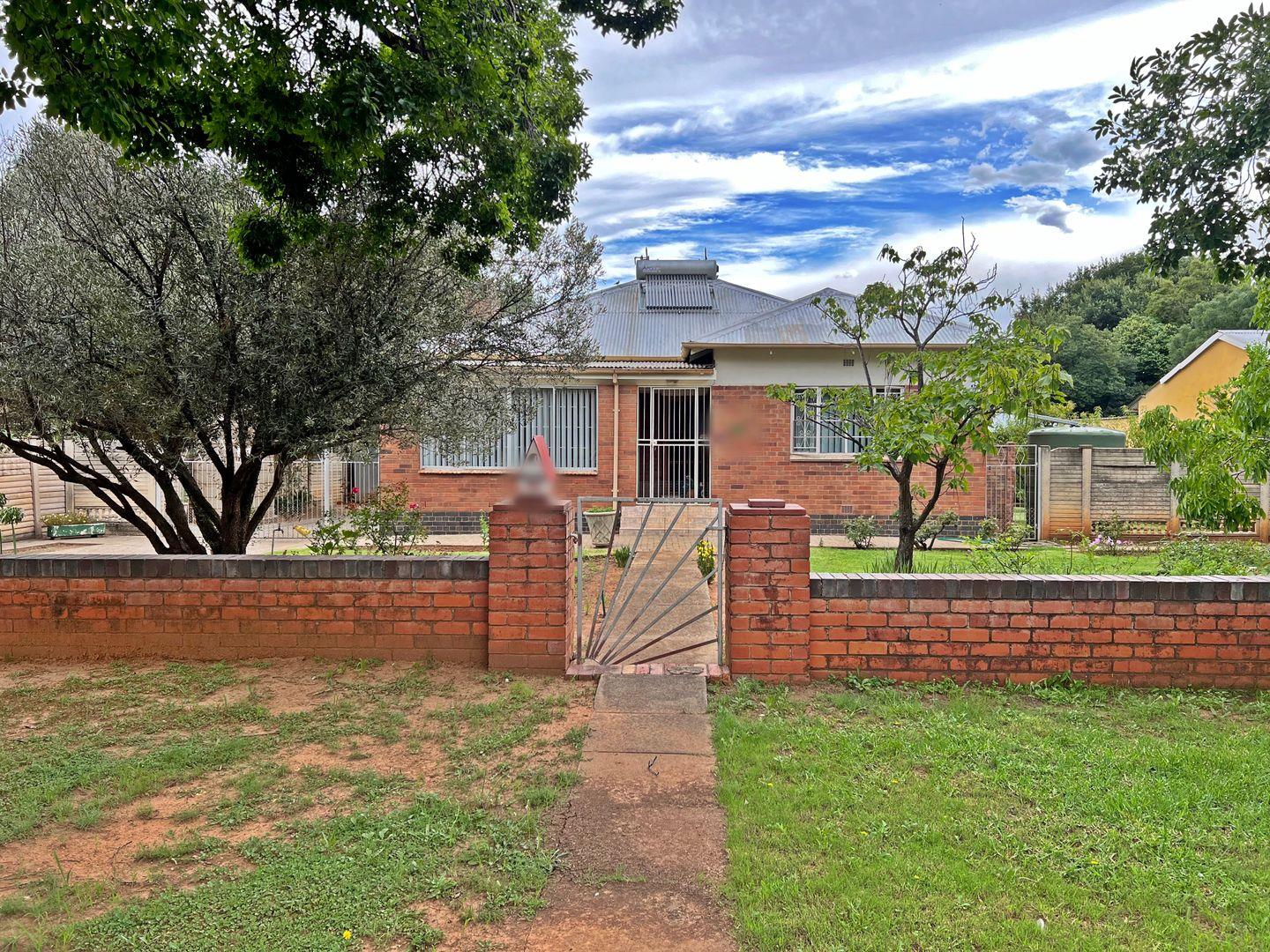 3 Bedroom House for sale in Bayswater P24113861002