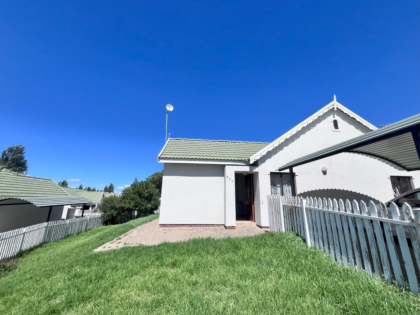 3 Bedroom Apartment / flat for sale in Hillside P24113861521