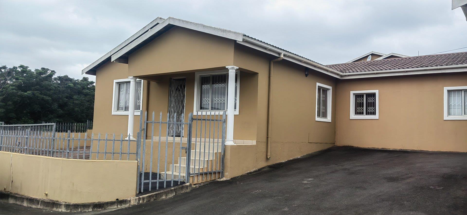 3 Bedroom Townhouse for sale in Avoca P24113861693