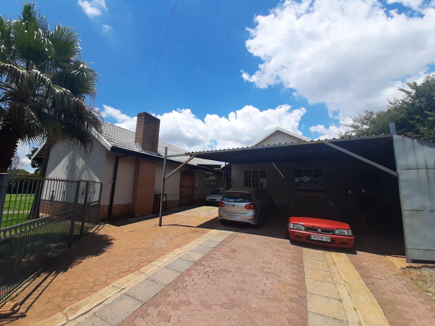 4 Bedroom House for sale in Greenhills P24113861938