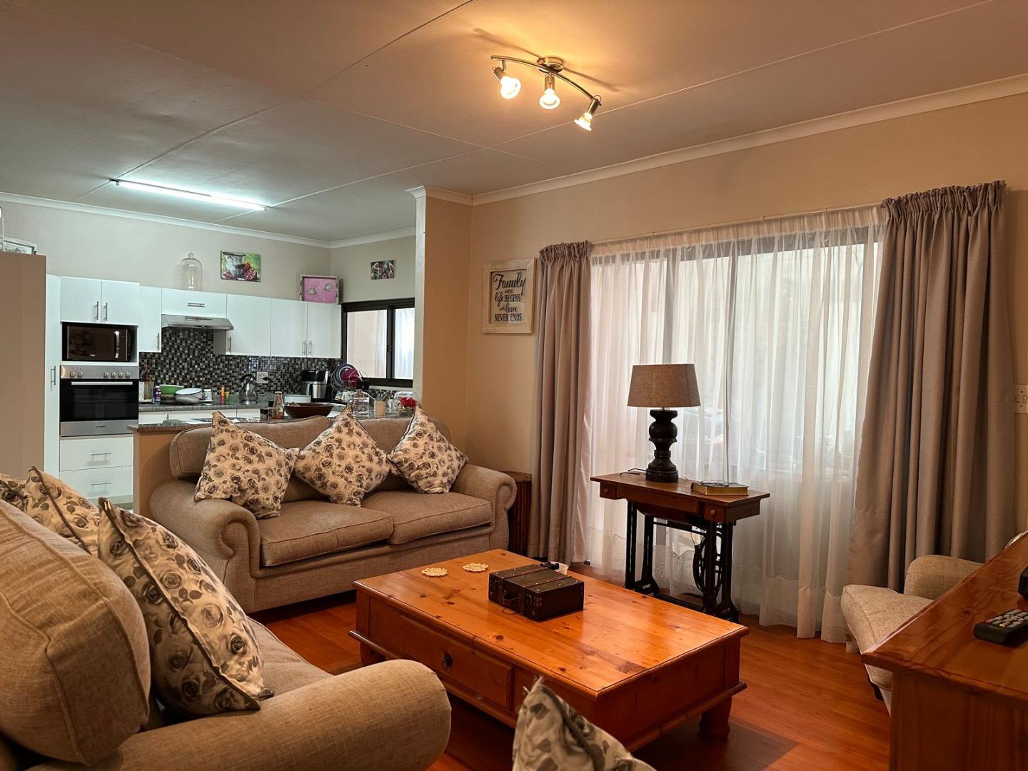 3 Bedroom Townhouse for sale in Egerton P24113862100