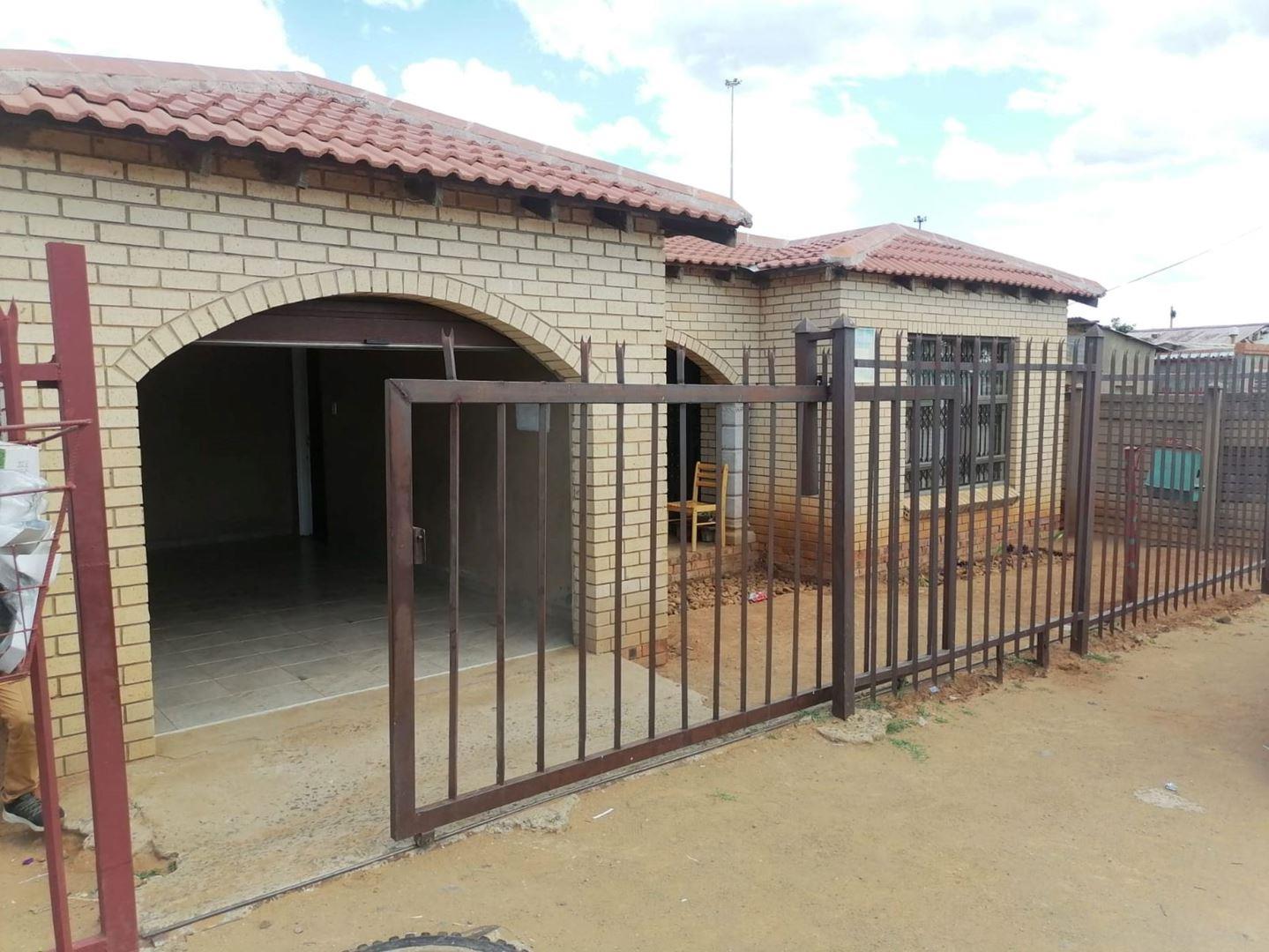 3 Bedroom House for sale in Rocklands P24113862252