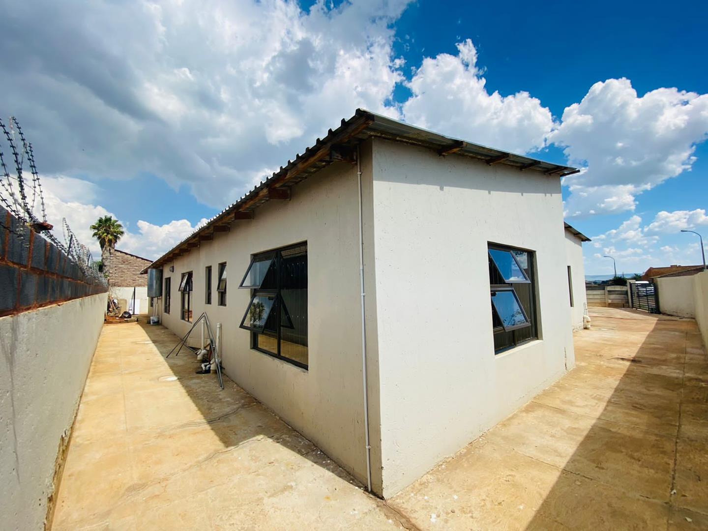 House for sale in Villa Liza P24113863038