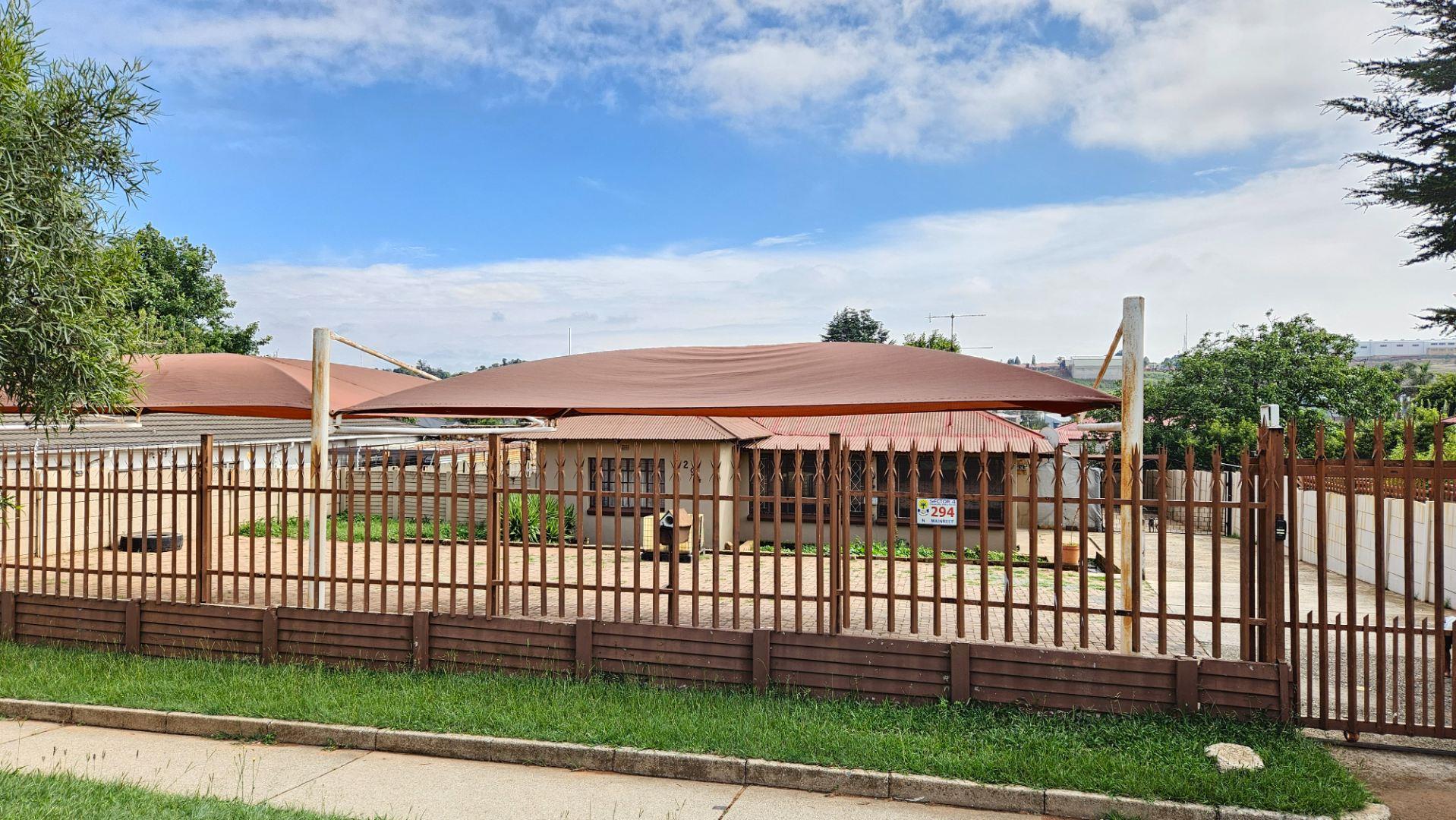 3 Bedroom House for sale in Wentworth Park 294 Main Reef Road P24