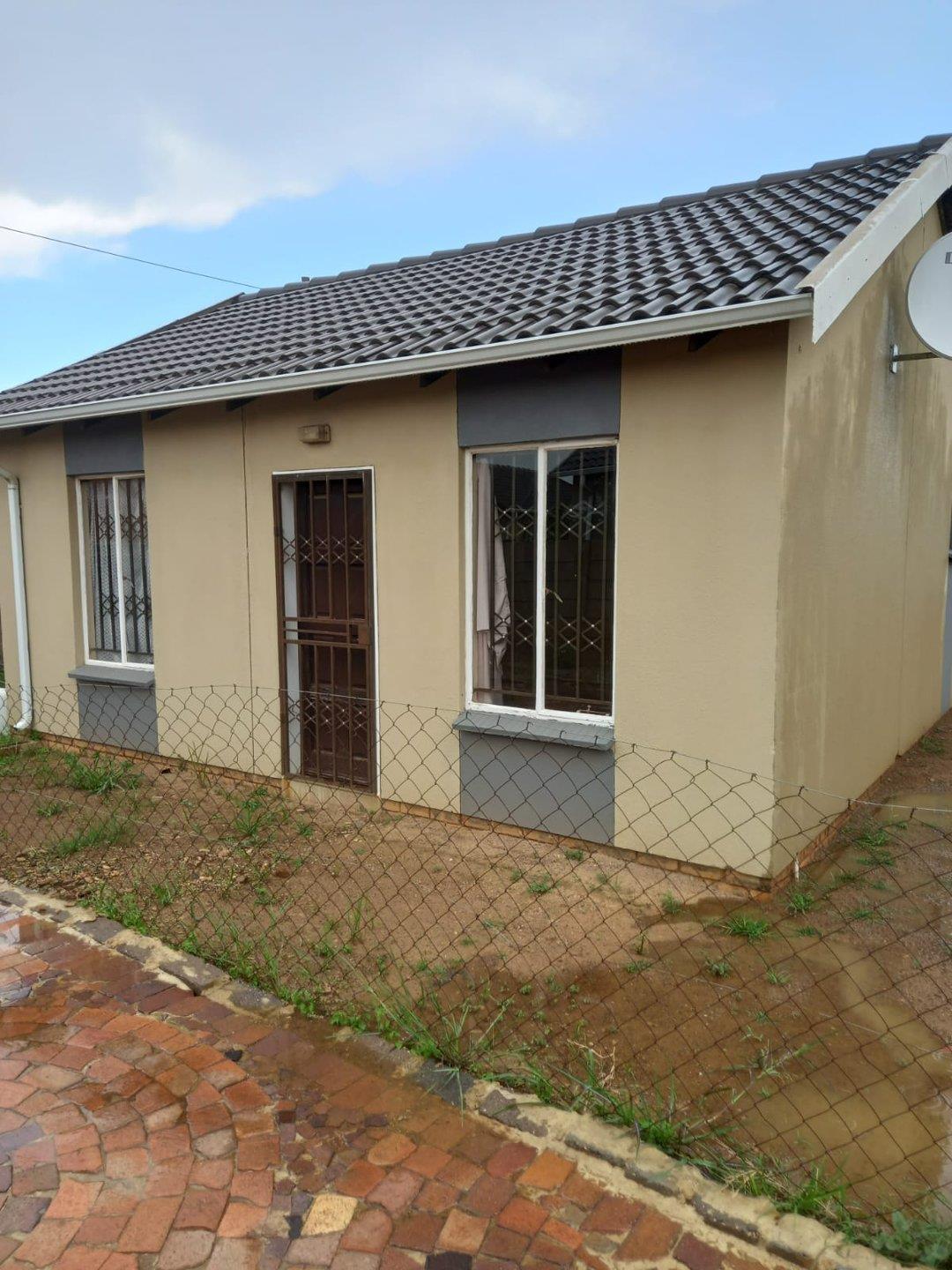 2 Bedroom House for sale in Savanna City P24113863466