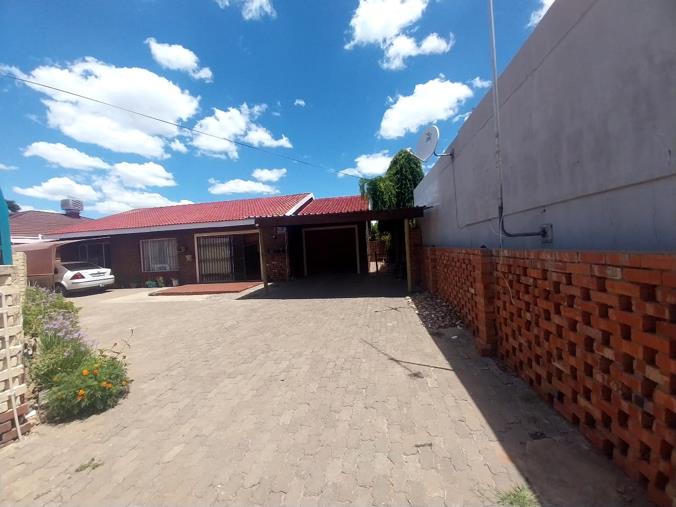 2 Bedroom House for Sale in New Park