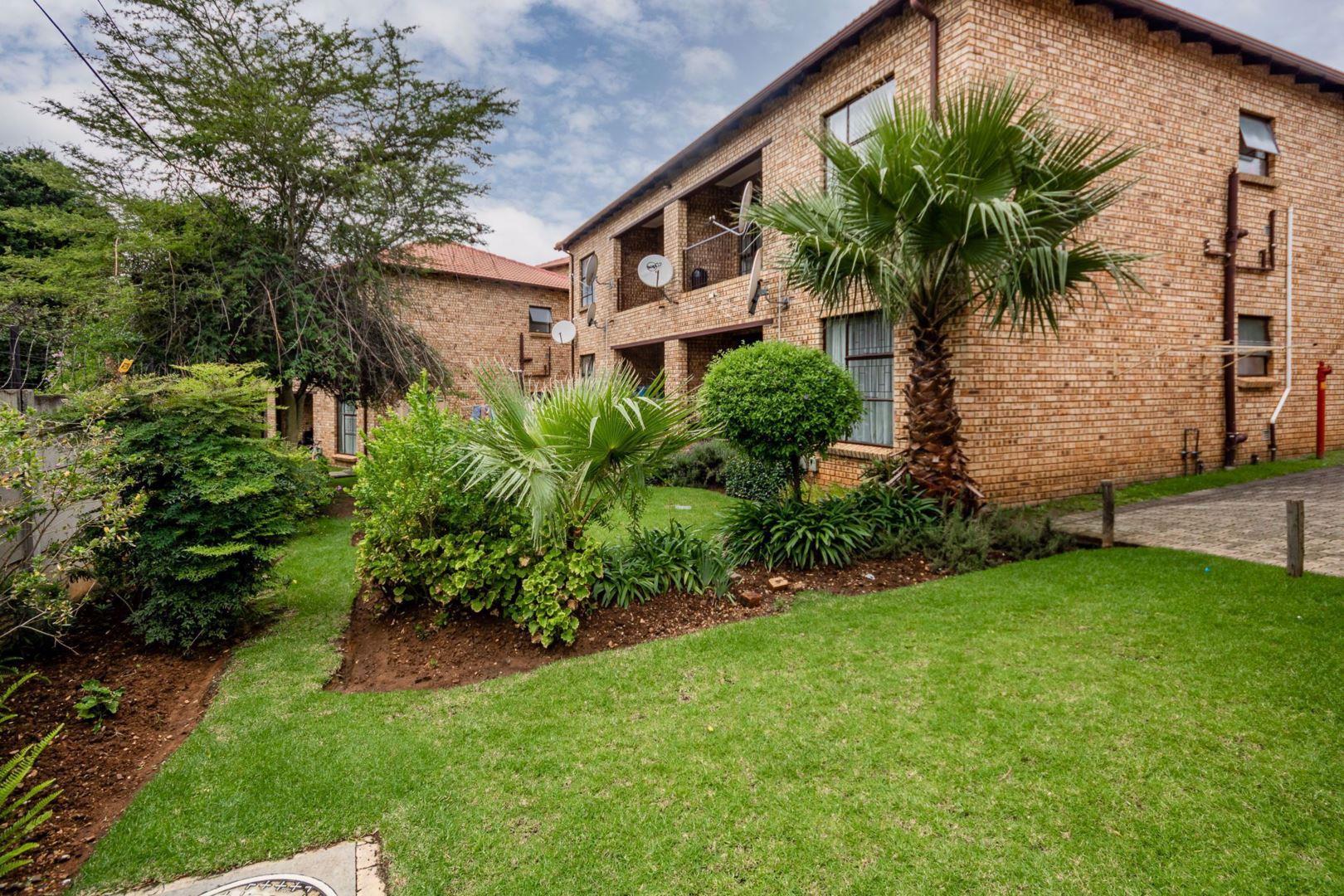 2 Bedroom Apartment / flat for sale in Weltevreden Park 770 Windsurf