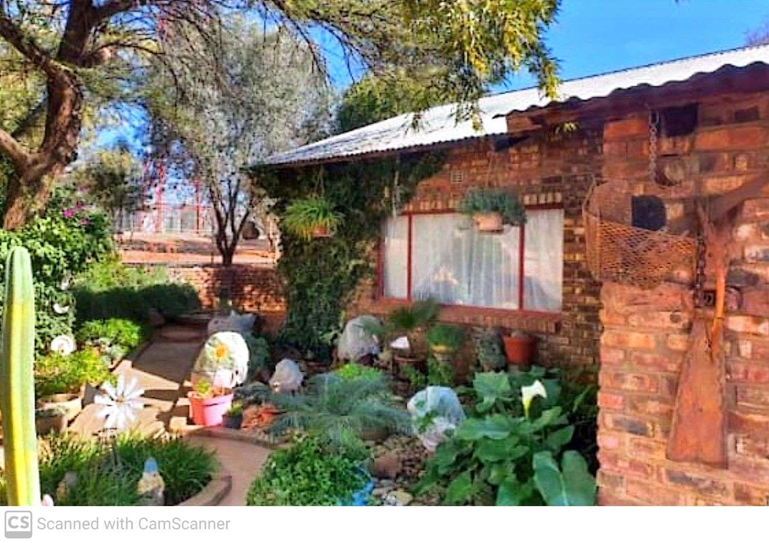 4 Bedroom House for sale in Barkly West P24113864960