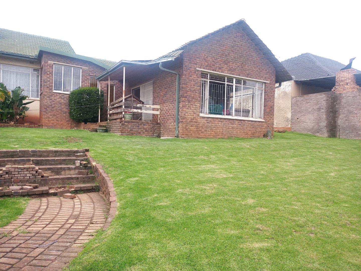 4 Bedroom House for sale in Silverfields 16 Gladwyn Avenue P24