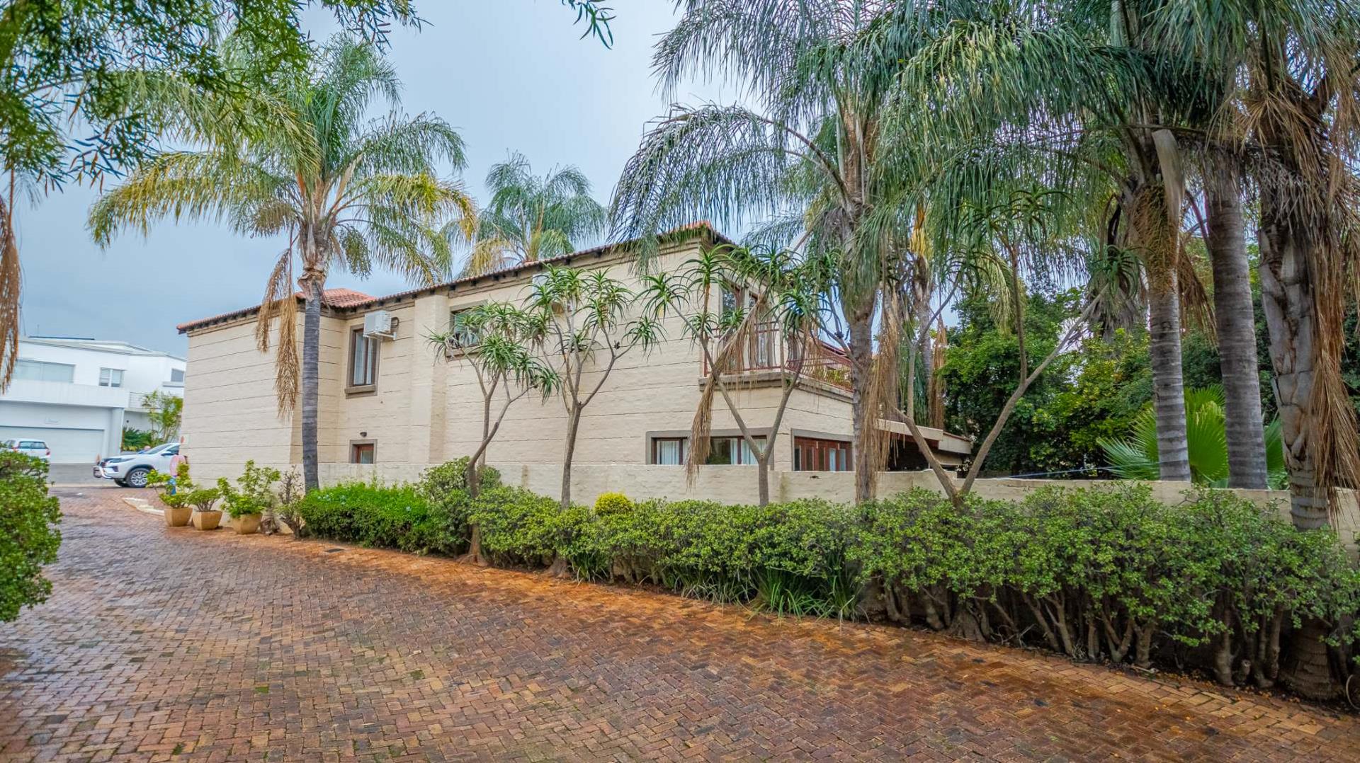 3 Bedroom Townhouse to rent in Woodhill Golf Estate P24113865155