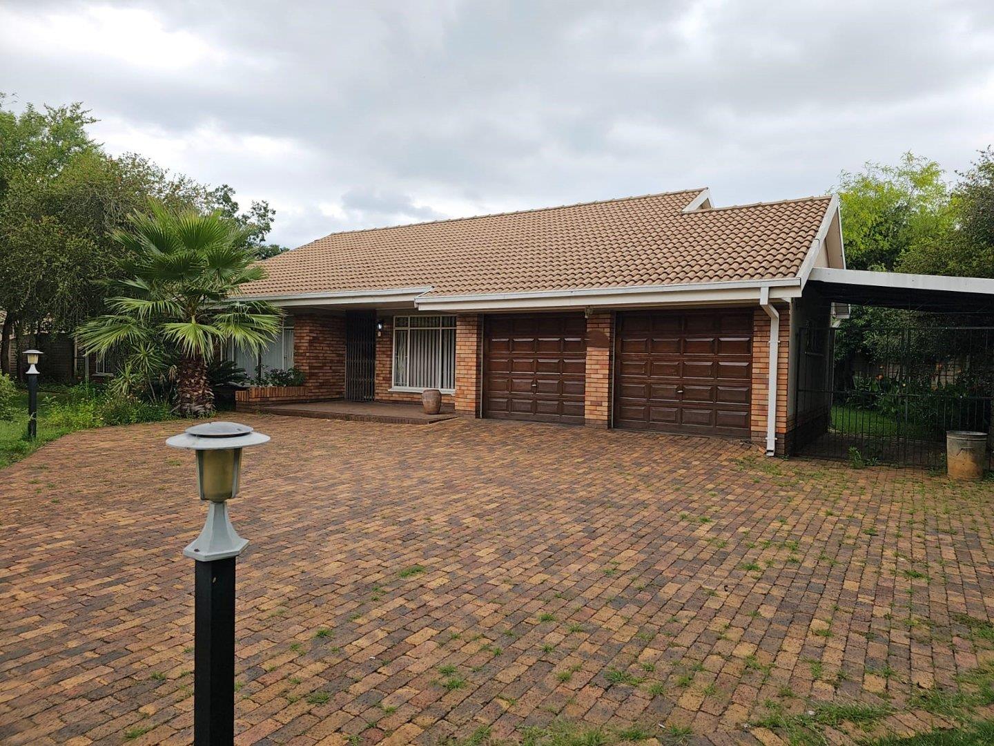 3 Bedroom House for sale in Three Rivers East P24113866629