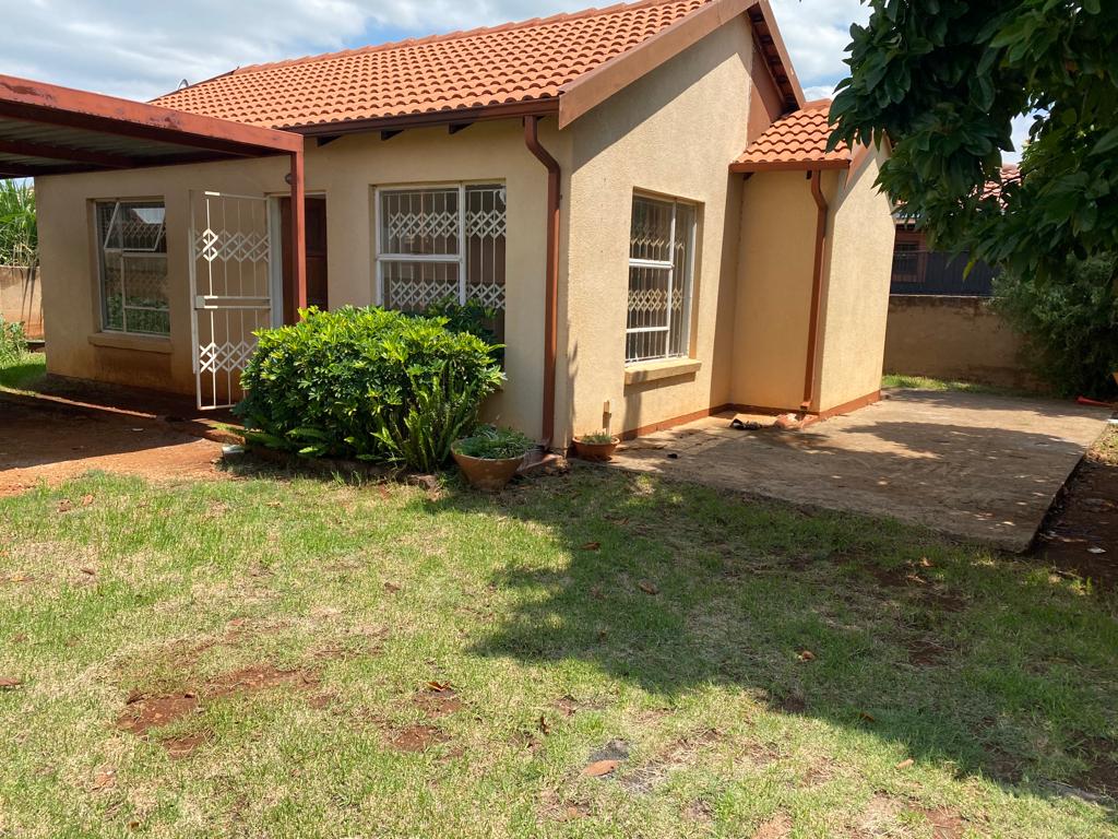 2 Bedroom House for sale in The Orchards P24113866856