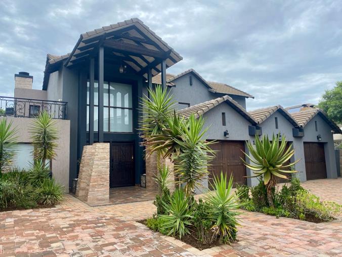 4 Bedroom House to Rent in Ebotse Golf Estate