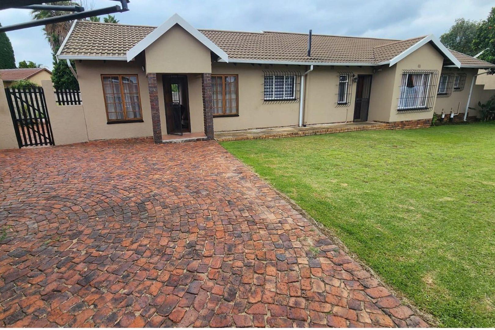 4 Bedroom House for sale in Brakpan North P24113867916