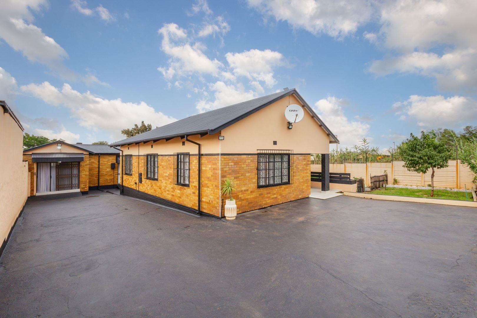 4 Bedroom House for sale in Crosby 36 Old Castle Avenue P24113868536