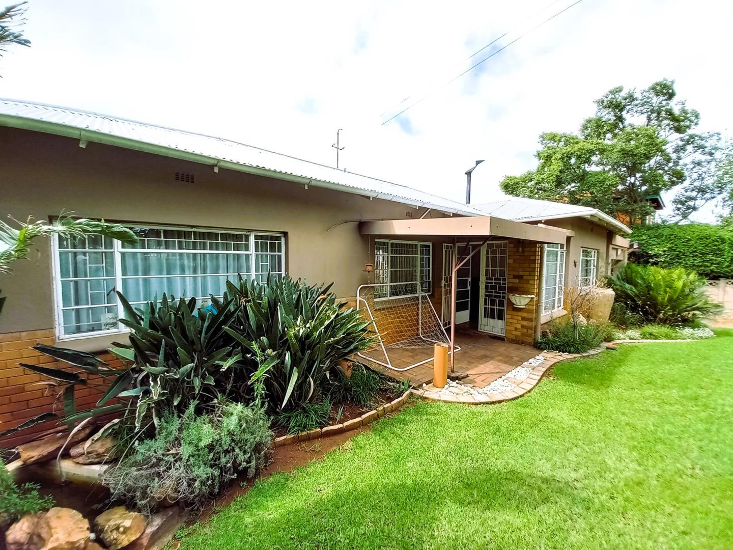 3 Bedroom House for sale in Primrose Hill 16 Begonia Road P24113868634