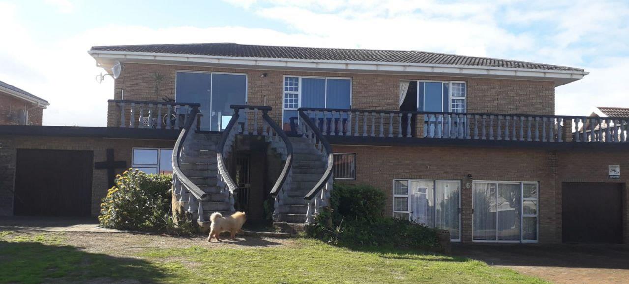 6 Bedroom House for sale in Hersham P24113033106