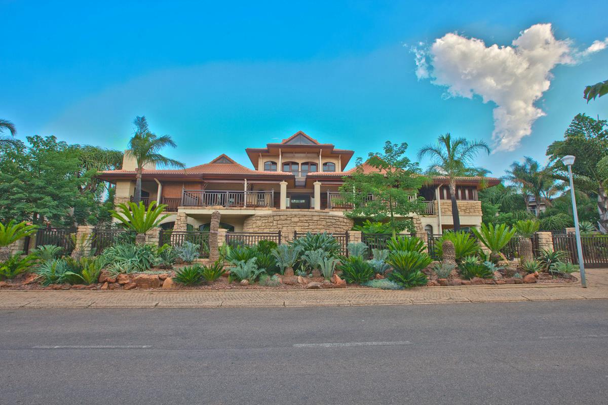 4 Bedroom House for sale in Silver Lakes Golf Estate P24113869888