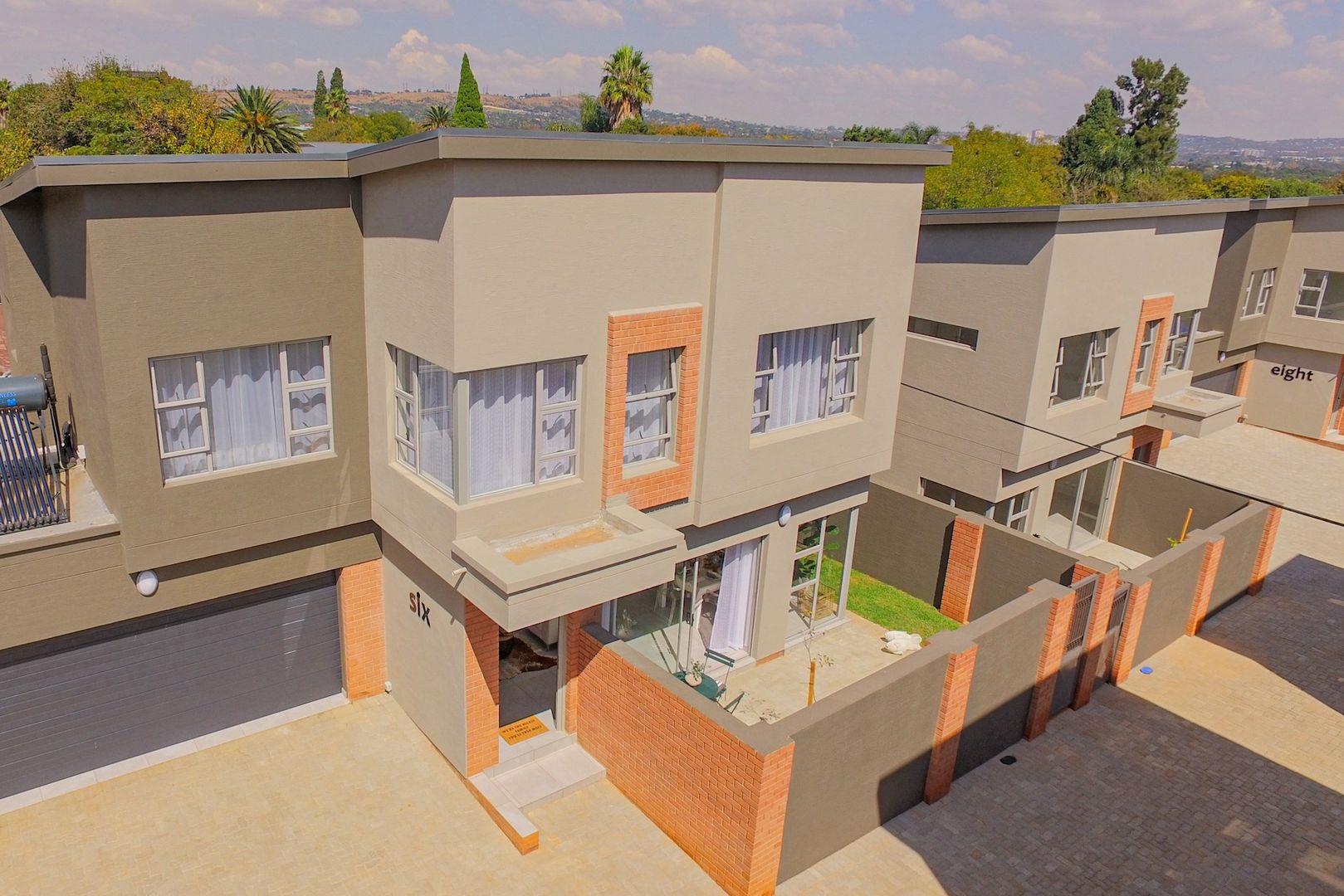 3 Bedroom Townhouse for sale in Edenvale Central P24114113434