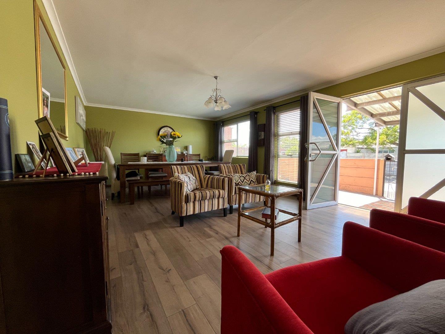 6 Bedroom House for sale in Sarepta P24113871259