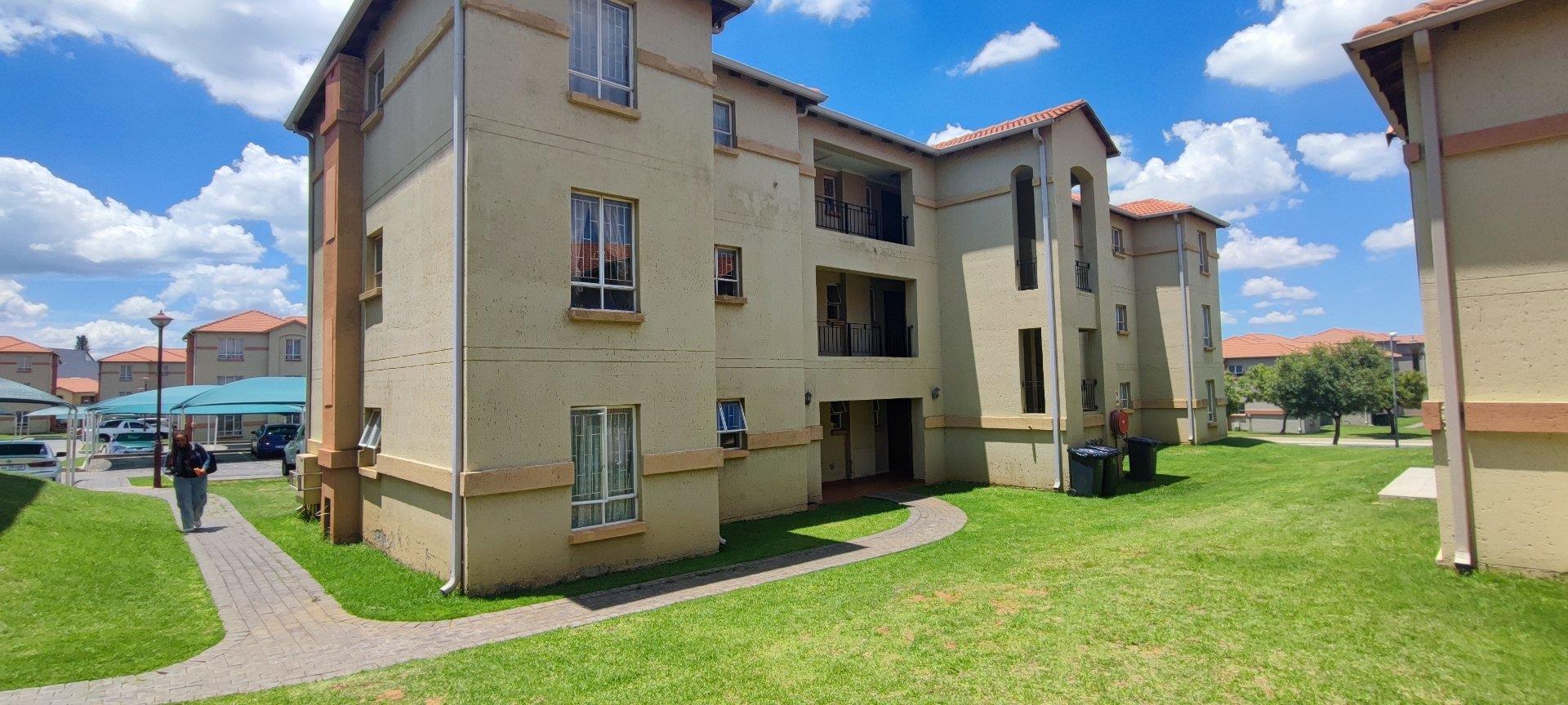 2 Bedroom Townhouse to rent in Ormonde View P24113871364