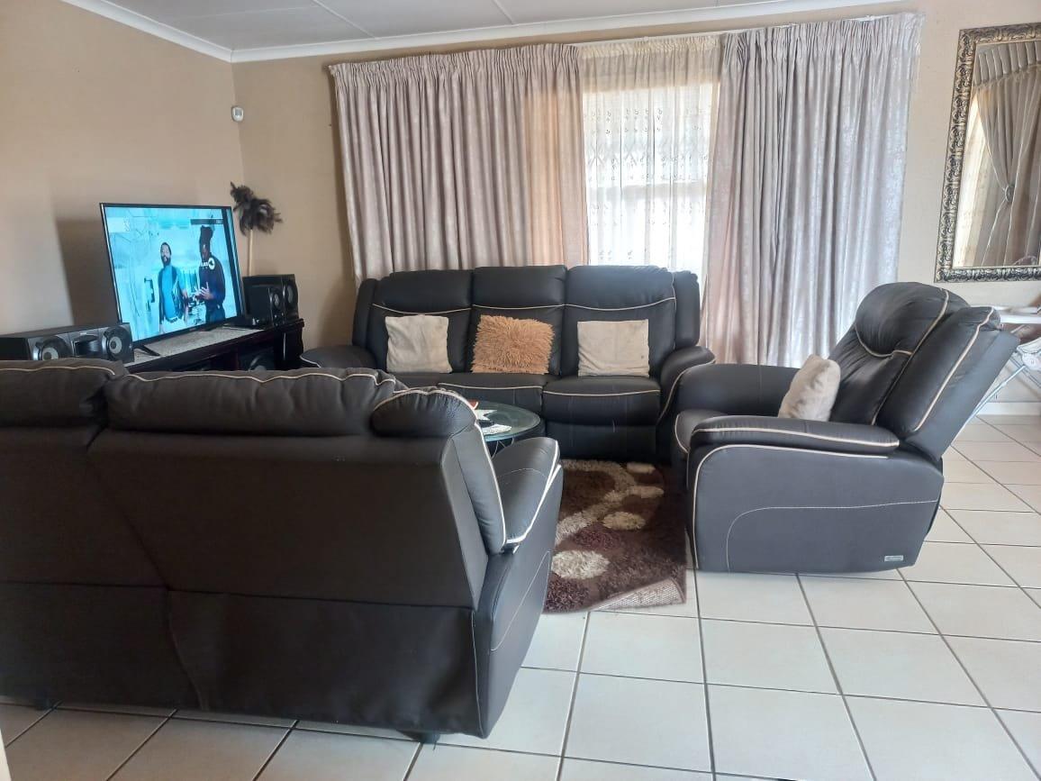 3 Bedroom House to rent in The Orchards P24113871638