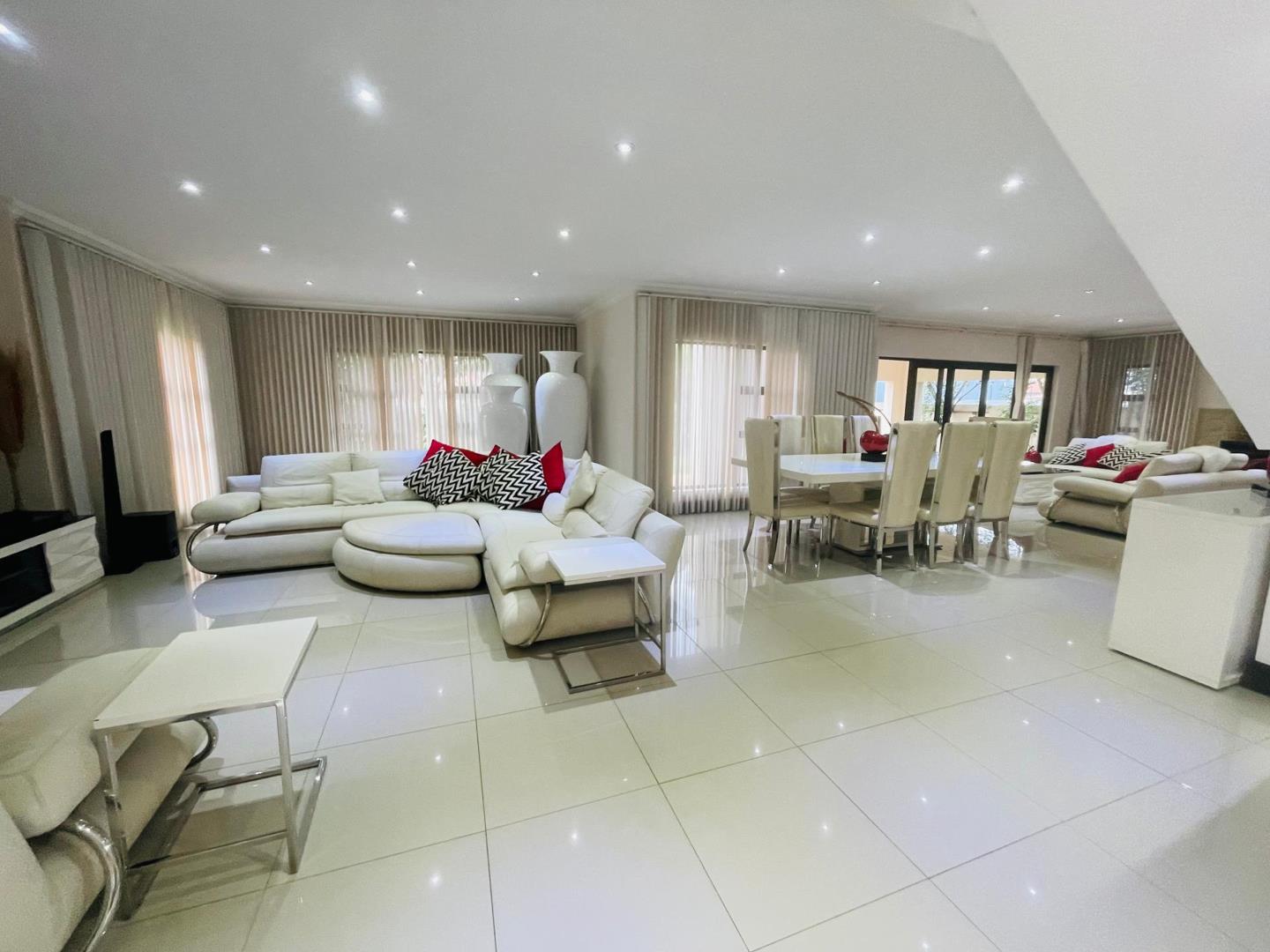 6 Bedroom House for sale in Zambezi Country Estate P24113872199