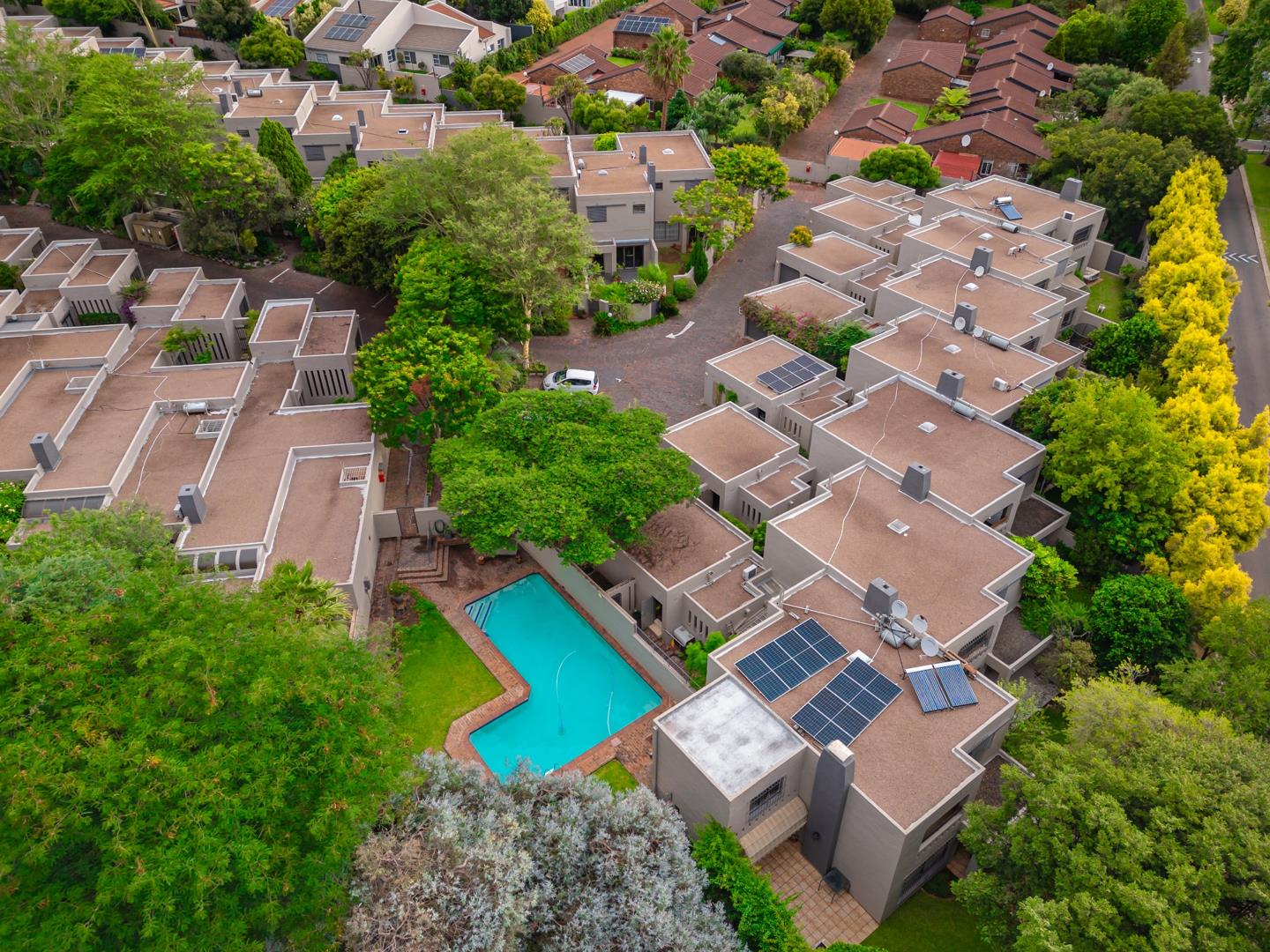 3 Bedroom Townhouse for sale in River Club 9 Poplar Avenue P24