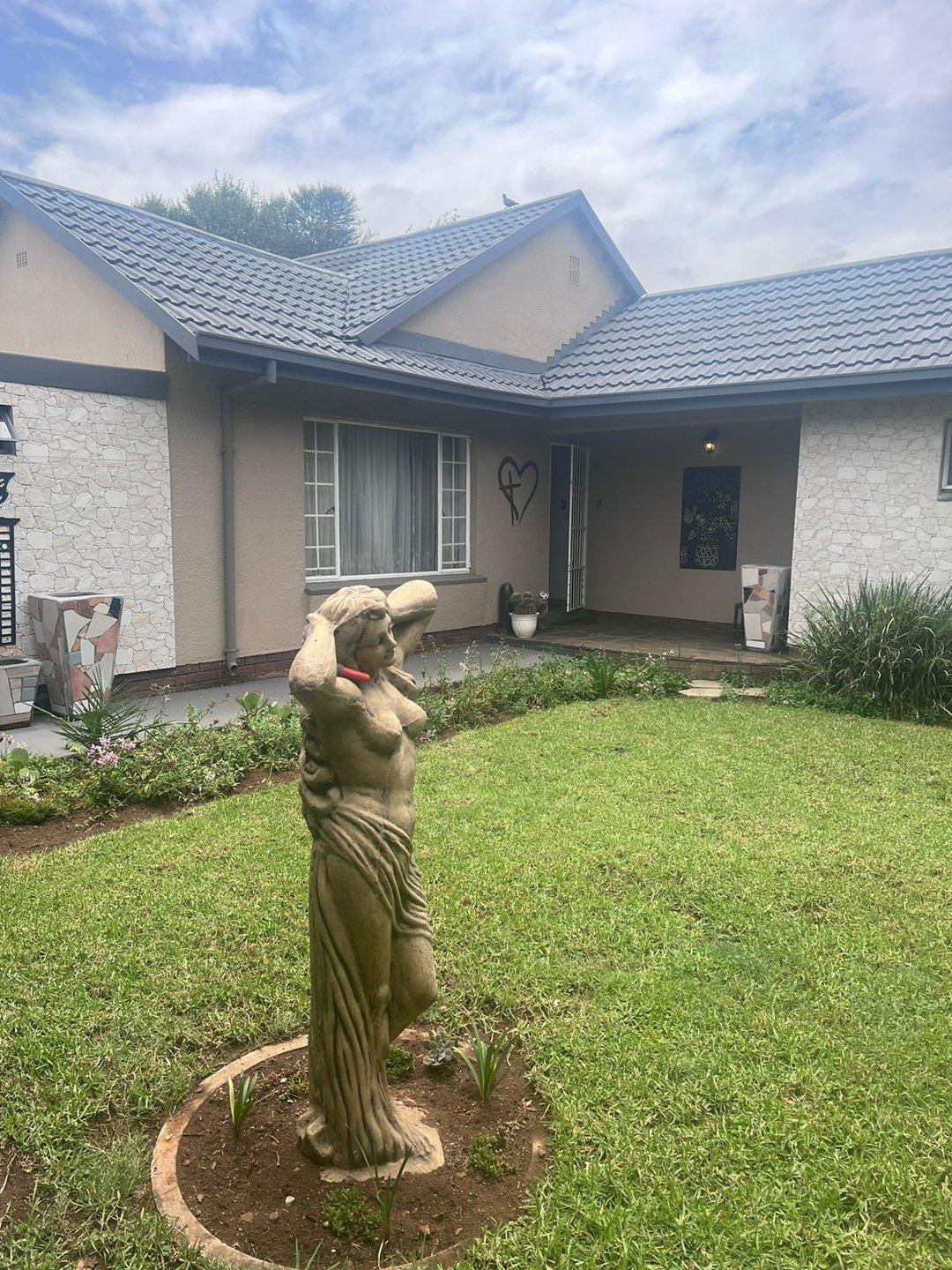 3 Bedroom House for sale in Vanderbijlpark SE 6 P24113876100