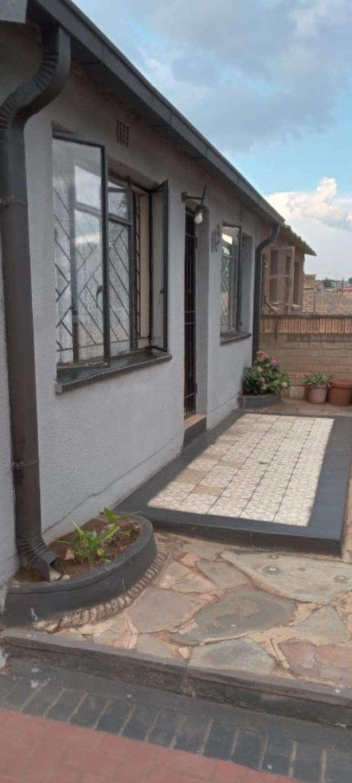 Mofolo Central Property Property and houses to rent in Mofolo Central