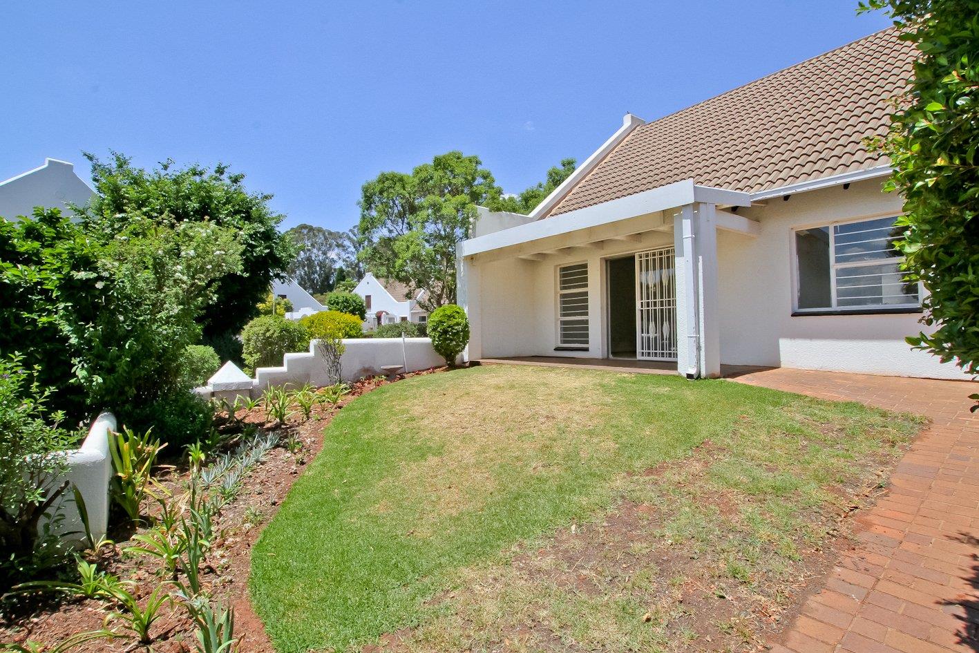 2 Bedroom House for sale in Bedfordview P24114122397