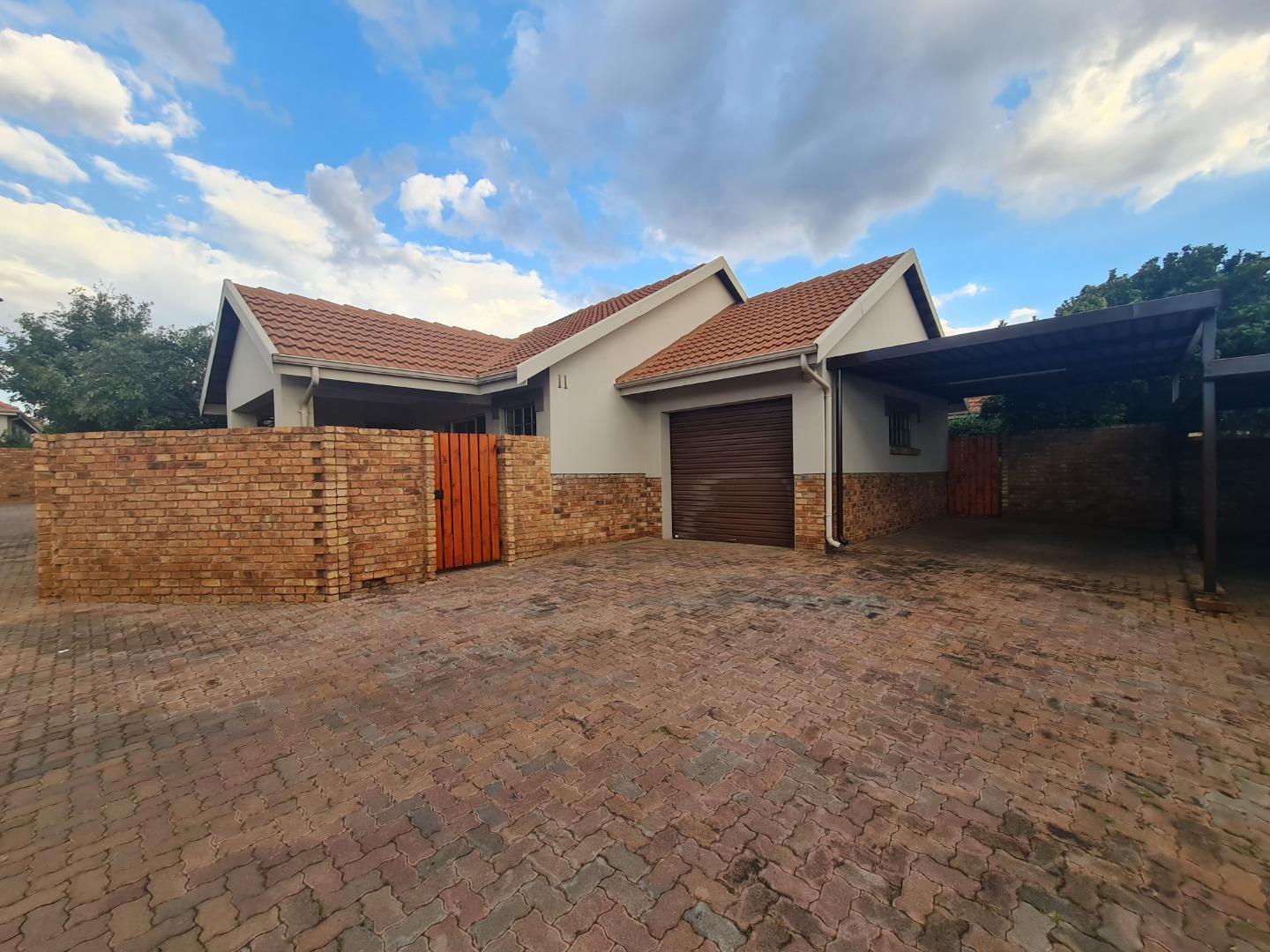 2 Bedroom Townhouse for sale in Amberfield P24113876724