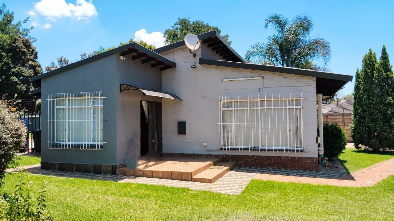 3 Bedroom House for sale in Edelweiss P24113877201